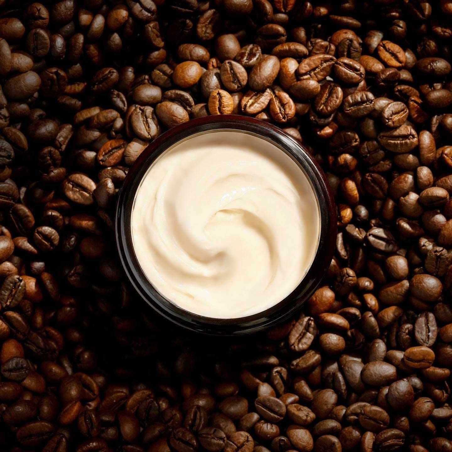 Cocoon Dak Lak Coffee Body Butter 200mlCocoon Dak Lak Coffee Body Butter 200ml vegan all blend into a smooth butter that helps moisturize, soften and anti-oxidize, giving the body skin a smooth, fresh and